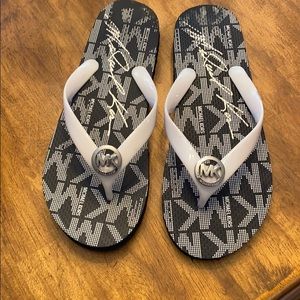 MK signature sandals size 7